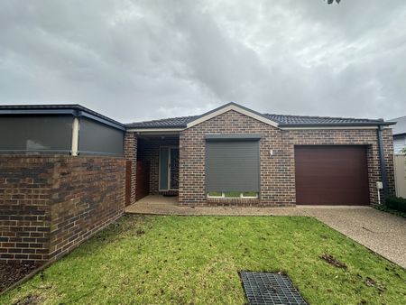 1 / 11 Leahy Street, Shepparton VIC 3630 - Photo 2