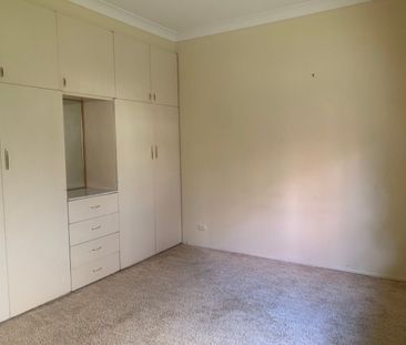 Charming Family Home - Photo 4