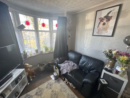 Terraced House to rent - Wellington Avenue, Sidcup, DA15 - Photo 2