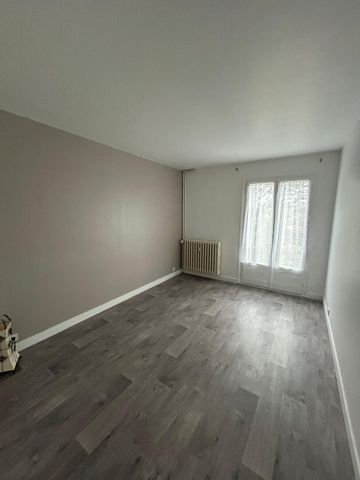 Appartement Compiegne 4 pièce(s) 89.18 m2, - Photo 2