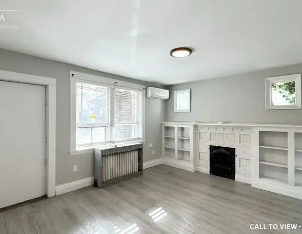 1-831 Main St E, Hamilton, Ontario L8M 1L6 | 831 Main St E, Hamilton - Photo 1