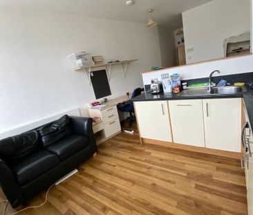 Studio to rent - Photo 1