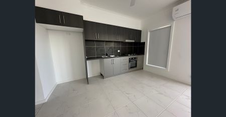 2 bedroom property - Photo 3