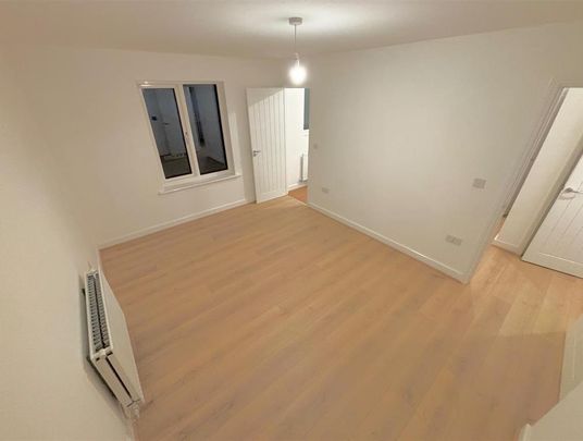 Verde Avenue, Bedford - Photo 1