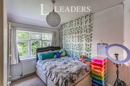 3 bedroom house to rent Copse Close, East Grinstead, RH19 - Photo 4