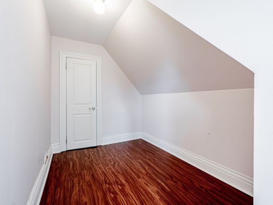 For Lease - 5 Bank Street, Toronto, Ontario - Photo 1