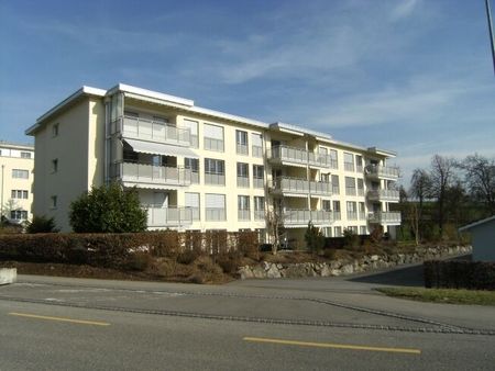 Spacieux appartement de 3,5 pièces avec beaucoup d’espace de rangement - Foto 2