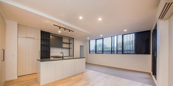 Modern Apartment located near the river of West End! - Photo 3