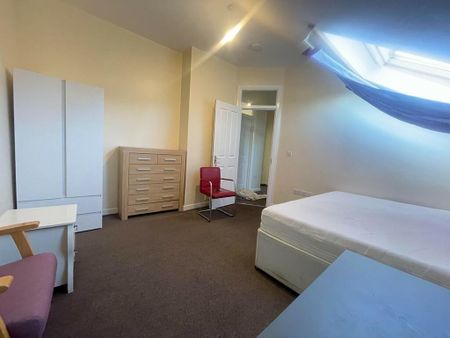 6 bedroom flat to rent - Photo 4