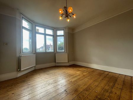 4 bedroom Semi-detached house to rent - Photo 4