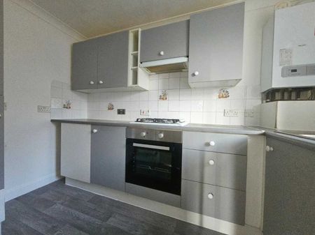 2 Bed Flat on Richmond Park Road - Photo 4