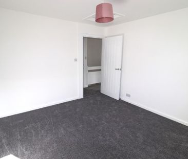 2 bedroom end of terrace house to rent - Photo 6