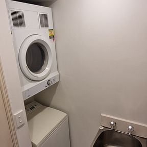 Quiet, secure, warm 2brm Townhouse - Photo 1