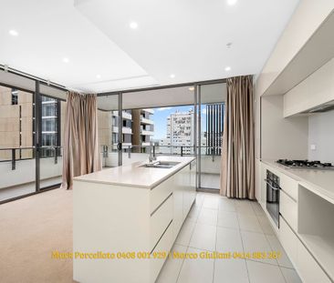 Stunningly Appointed, Near New 2b/r Apartment - Photo 4