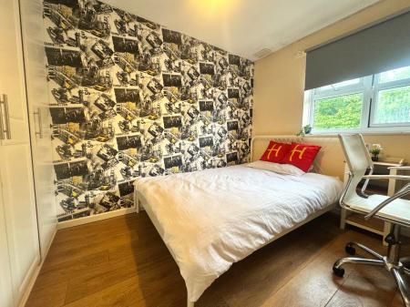 Starle Close - Photo 4