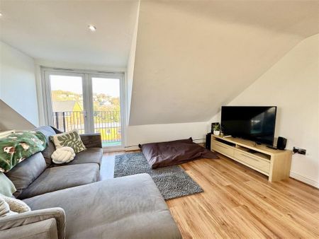 2 bedroom apartment to rent - Photo 3