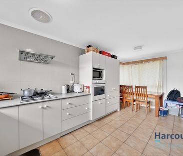 Spacious Family Home in a Convenient Albanvale Location - Photo 3