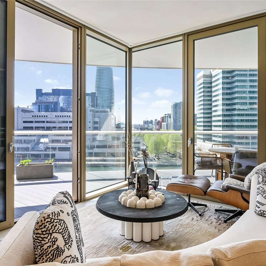 Impeccably presented 2 double bedroom, 2 bathroom apartment to rent in the desirable bay section of Park Drive. - Photo 1