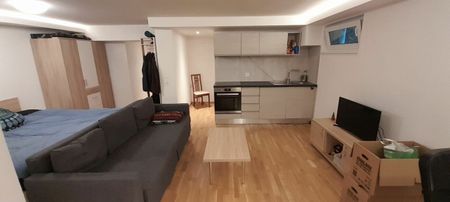 Appartement moderne de 1,5 pièce, meublé sur demande, avec sièges extérieurs ! - Photo 3