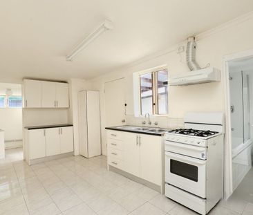 17 Bank Street, Richmond VIC 3121 - House For Rent | Domain - Photo 2