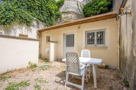 Location Studio avec mezzanine et terrasse - Photo 5