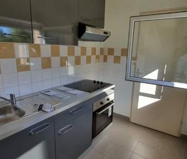 Location Appartement 2 pièces 47m² PECQUENCOURT 59146 - Photo 2