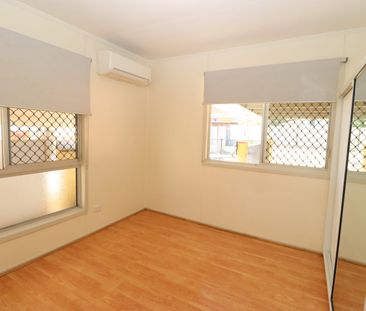 Sitting Rosey on Rosella - Photo 3