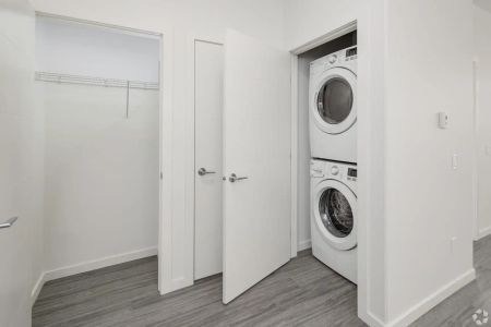 Greyson — 2 Bed + 2 Bath - Photo 3