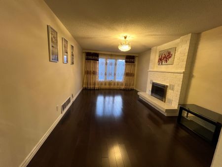 For Lease - 1366 CHALFIELD Drive Unit# Main Flr Br, Oakville, Ontario - Photo 2