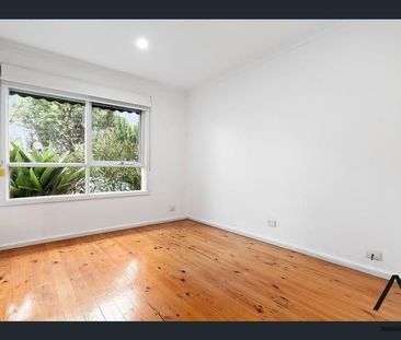 Spacious Family Home - Photo 2