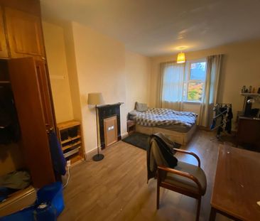 9 bedroom townhouse to rent - Photo 2