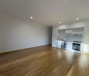 Modern Unit in Sought After Suburb - Photo 5
