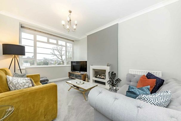 Old House Gardens, East Twickenham, TW1 - Photo 1