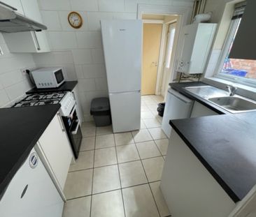 3 Bed Student Accommodation - Photo 6