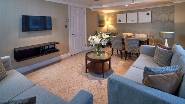 Executive 2-Bedroom Apartment For Rent - Photo 1