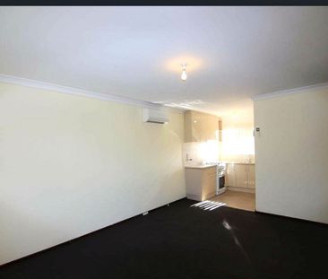 Charming 2-Bedroom Unit&sol;Convenient Location - No Need to Regist... - Photo 2