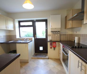 2 bedroom semi-detached house to rent - Photo 4