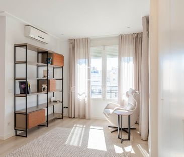 Excellent 3 Bedroom apartment for rent in Gran Vía, Valencia - Photo 1