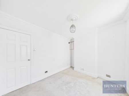 1 bedroom Flat To Let - Photo 2