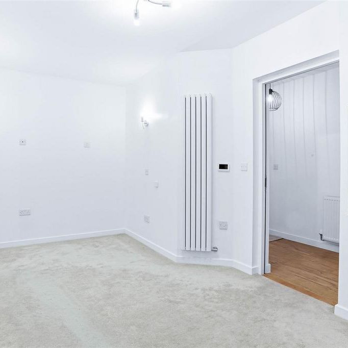 3 bedroom townhouse to rent - Photo 1