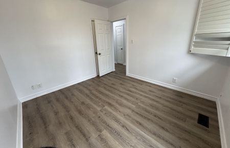 For Lease - 437 Taylor Mills Drive, Richmond Hill, Ontario - Photo 4