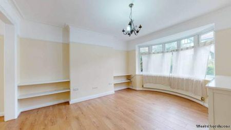 3 bedroom property to rent in London - Photo 2