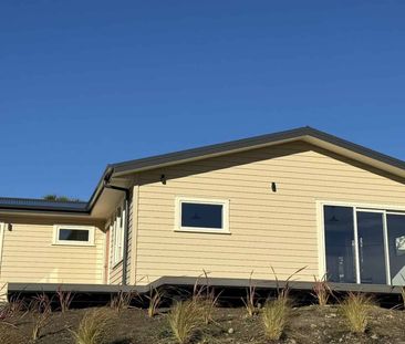 Sunny Brighton 3 Bedroom Home - Photo 1