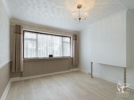 Benhurst Avenue, Hornchurch, RM12 - Photo 3