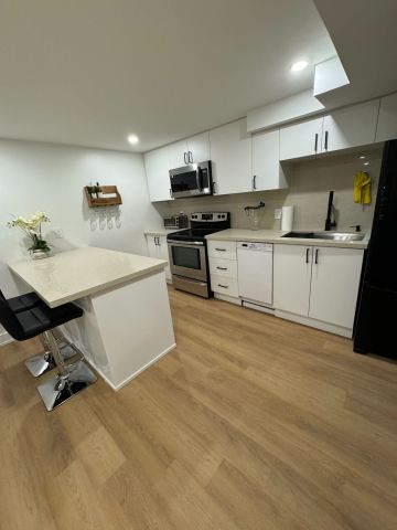 For Lease - 110 Colony Trail Boulevard, East Gwillimbury, Ontario - Photo 3