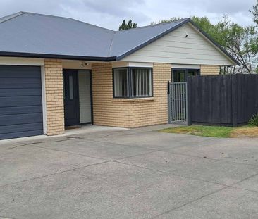 SPACIOUS OPEN LIVING, 3 BDRM, HOME WITH SECURITY - Photo 1