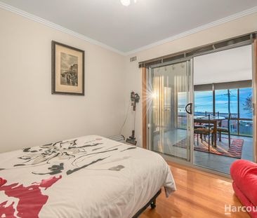 Spacious Family Home with Workshop & Storage - Photo 2