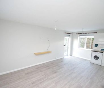 1 bedroom detached house to rent - Photo 3