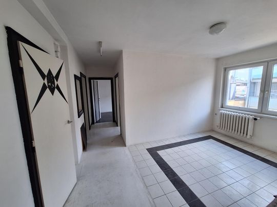 Großzügige Wohnung in bester Lage zum Eigenausbau! - Photo 1