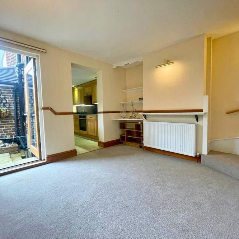 2 bedroom semi-detached house to rent - Photo 1
